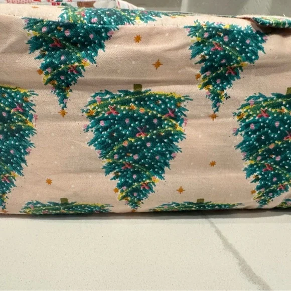 Papyrus Christmas tree King Sheet Set. - Picture 4 of 5